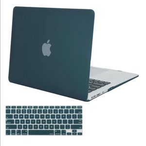 Mosiso hard plastic MacBook case 11”